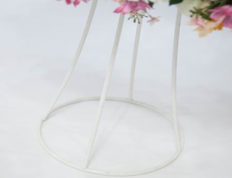 Round White Metal Wedding Flower Stand, Geometric Decorative Table Centerpiece