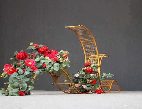 Iron Curve Shape Flower Stand