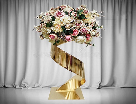 S-shaped metal wedding Centerpieces