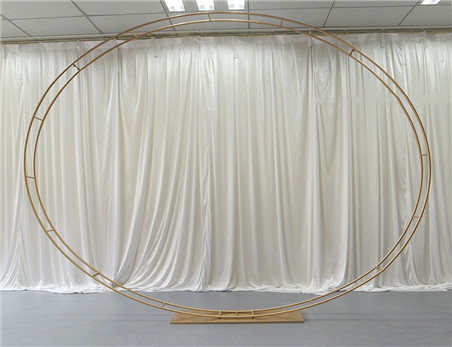 Metal double loop gold backdrop for wedding decoration