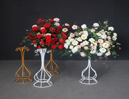 Iron Vase Shape Table Centerpiece